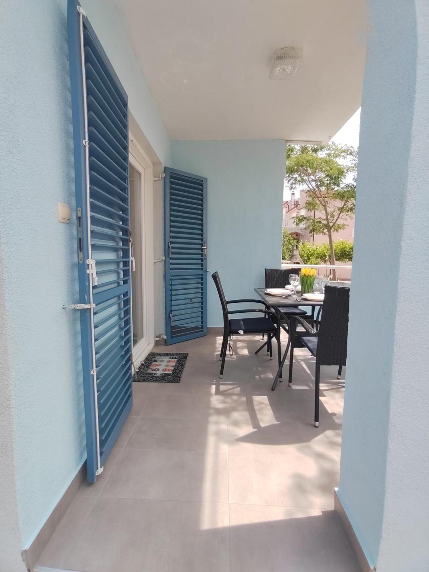 Apartamento Apartman Karmen Srima Exterior foto