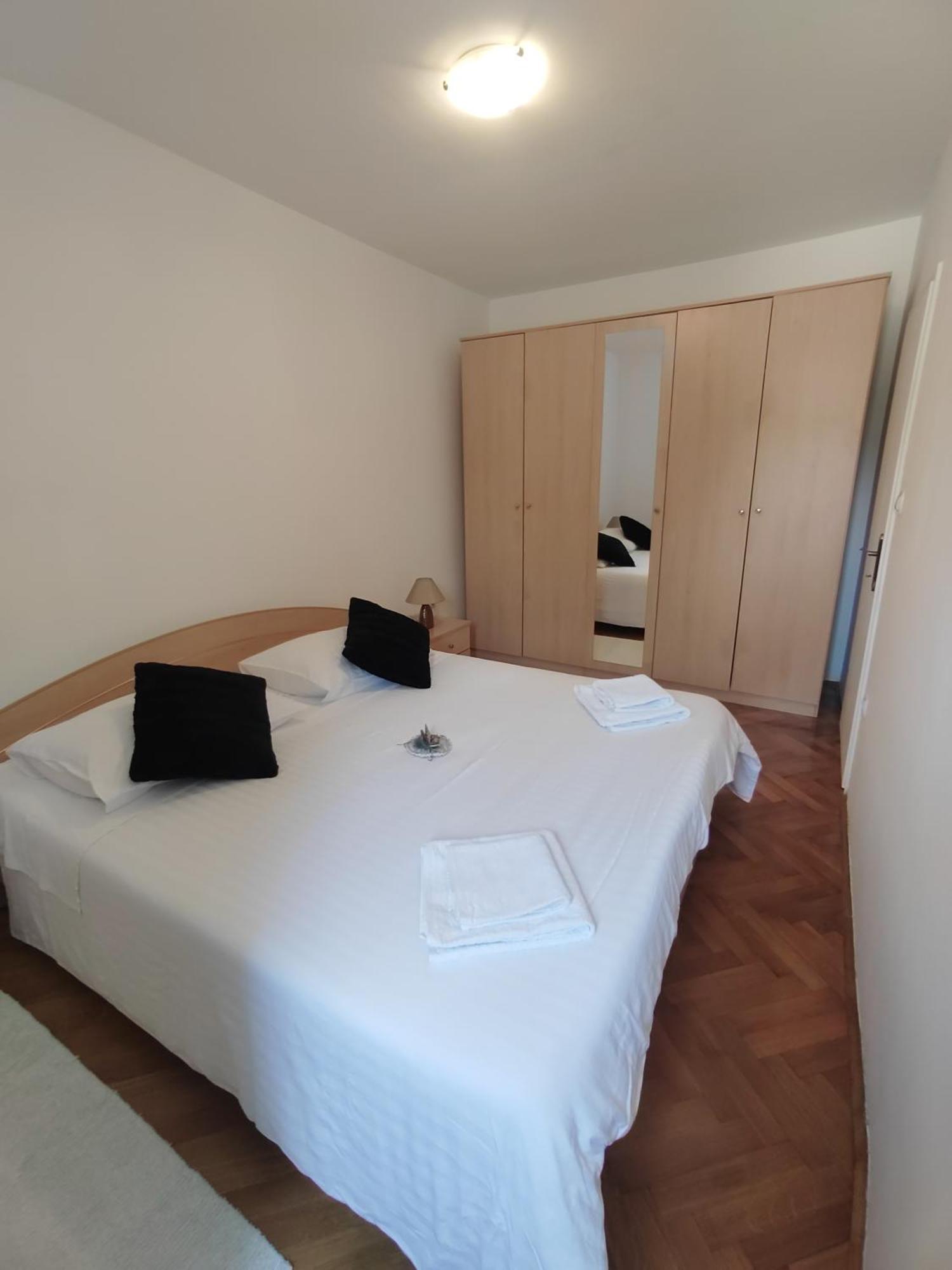 Apartamento Apartman Karmen Srima Exterior foto